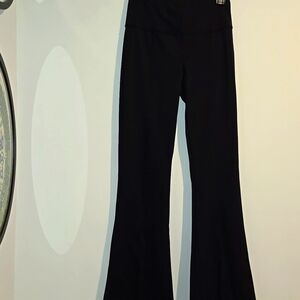 Kimberly black leggings. Size medium.